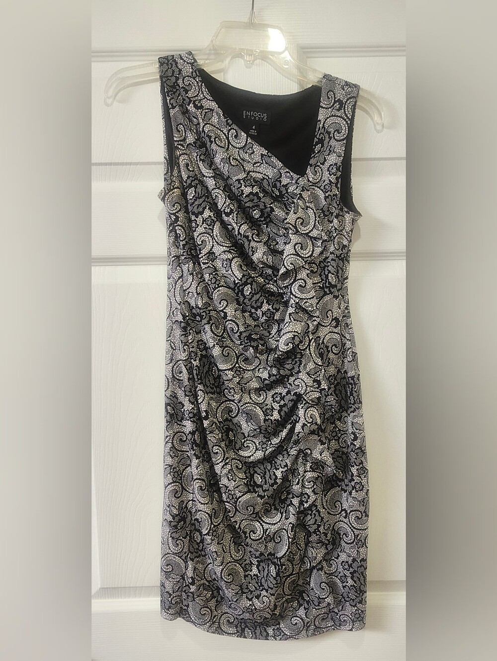 Enfocus Studio Black & White One-Shoulder Floral Paisley Dress
